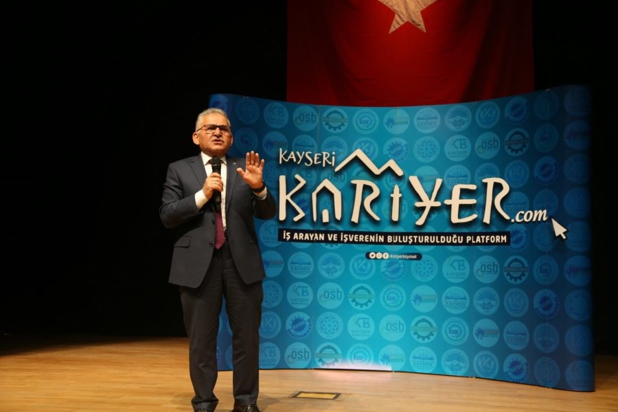 Büyükşehir’in Kayseri Kariyer Merkezi 2024’te 3 Bine Yakın İstihdama Aracı Oldu