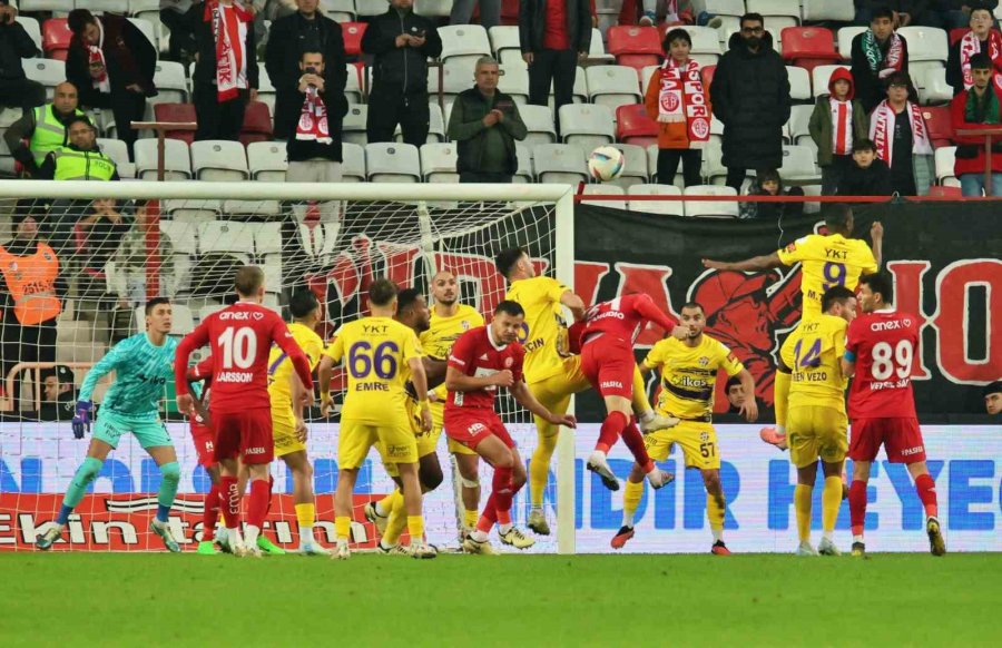 Trendyol Süper Lig: Antalyaspor: 1 - Eyüpspor: 4 (maç Sonucu)