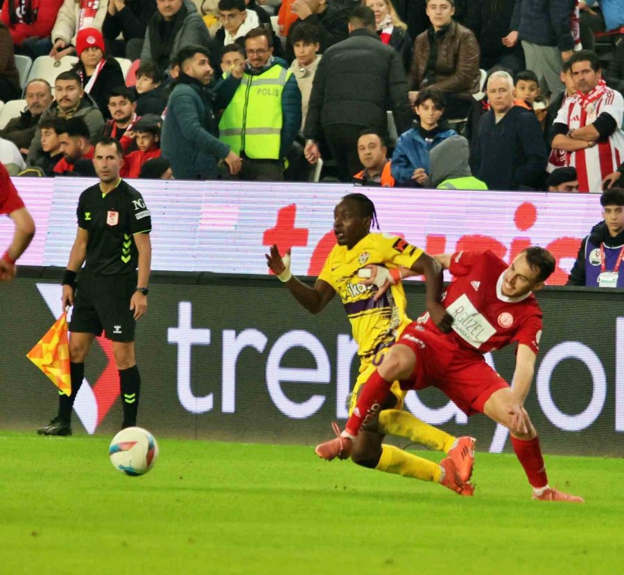 Trendyol Süper Lig: Antalyaspor: 1 - Eyüpspor: 4 (maç Sonucu)