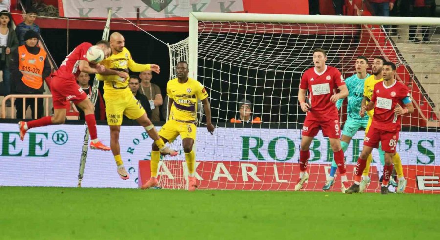 Trendyol Süper Lig: Antalyaspor: 1 - Eyüpspor: 4 (maç Sonucu)