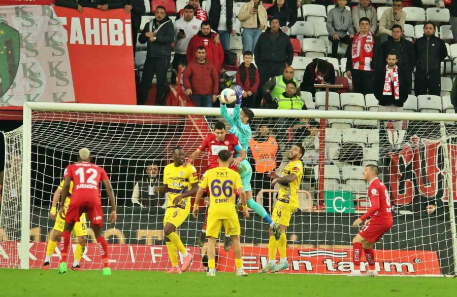 Trendyol Süper Lig: Antalyaspor: 1 - Eyüpspor: 4 (maç Sonucu)