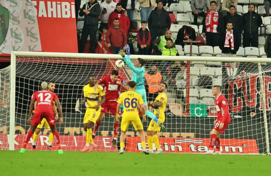 Trendyol Süper Lig: Antalyaspor: 1 - Eyüpspor: 4 (maç Sonucu)