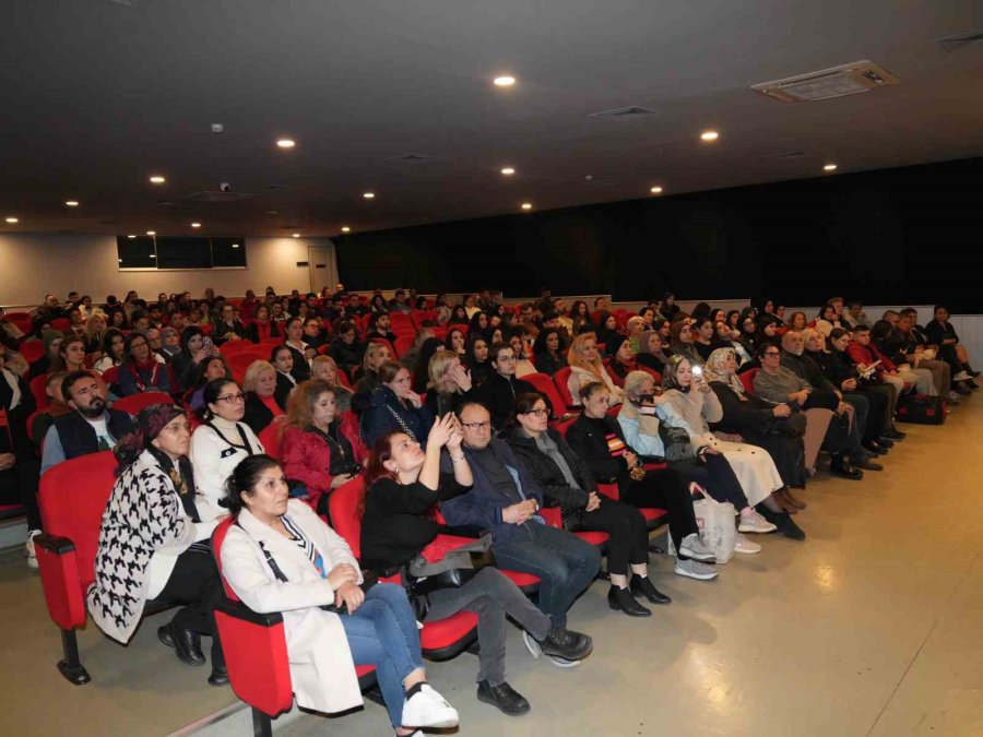 Sokak Hayvanları İçin Bir Araya Geldiler