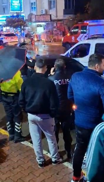 Antalya’da Çalışır Halde Bıraktığı Aracında Uyuyakaldı, Polisi Ve Sağlık Ekiplerini Alarma Geçirdi