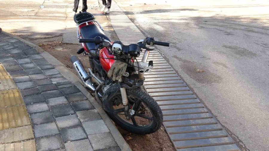 17 Yaşındaki Ehliyetsiz Motosiklet Sürücüsü Ölümden Döndü