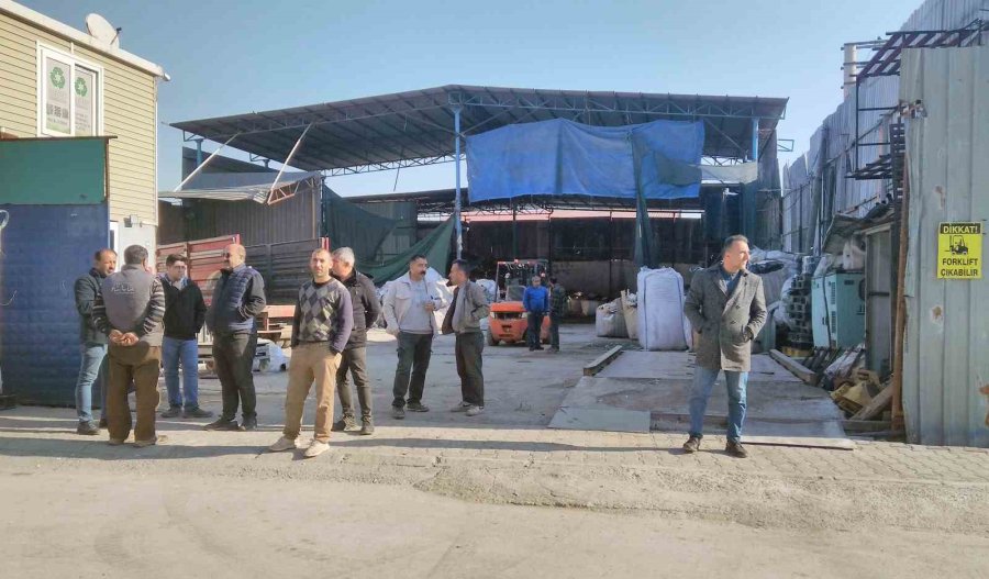 Toroslar Belediyesinin 4 İş Yerini Mühürleme Kararına İşletmecilerden Tepki