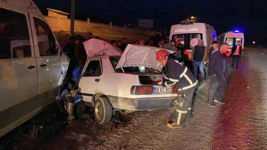 Aksaray’da Feci Kaza: Tofaş Otomobil İkiye Bölündü, Baba Ve Kızı Hayatını Kaybetti