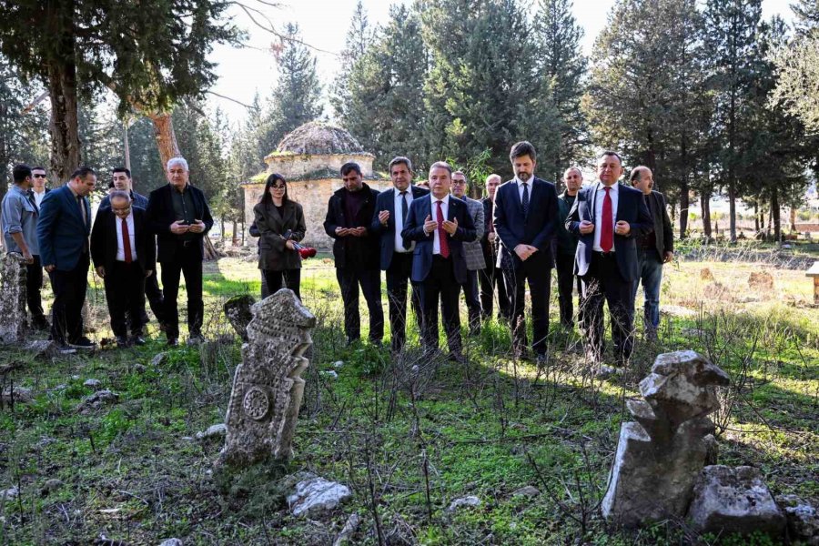 Eski Macarköy Olarak Bilinen Serik Gebiz’de Macar Dostluk Anıtı Açıldı