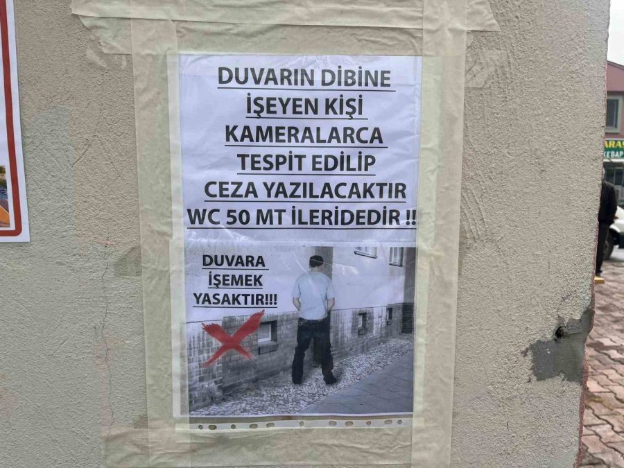 ’duvarlar Tuvalet Değildir’ Afişi