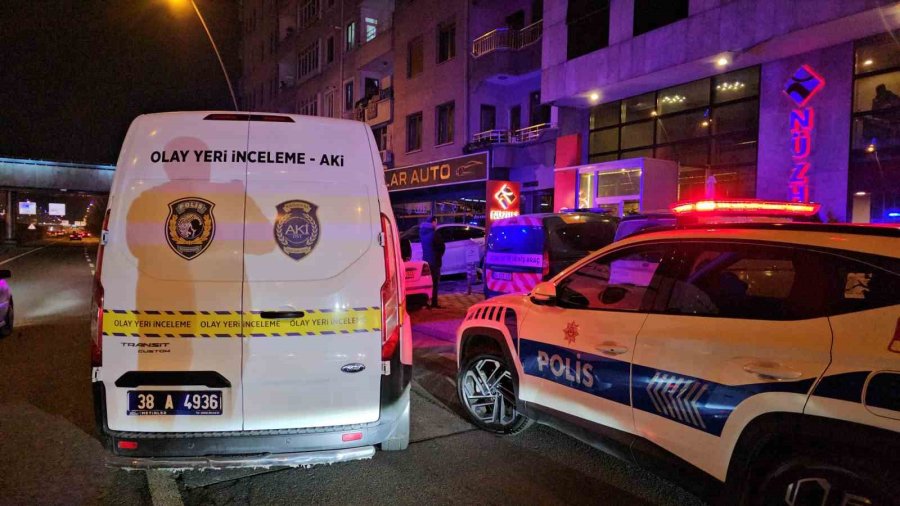 Otelde Husumetlilerin Kavgası Kanlı Bitti: 2 Ölü