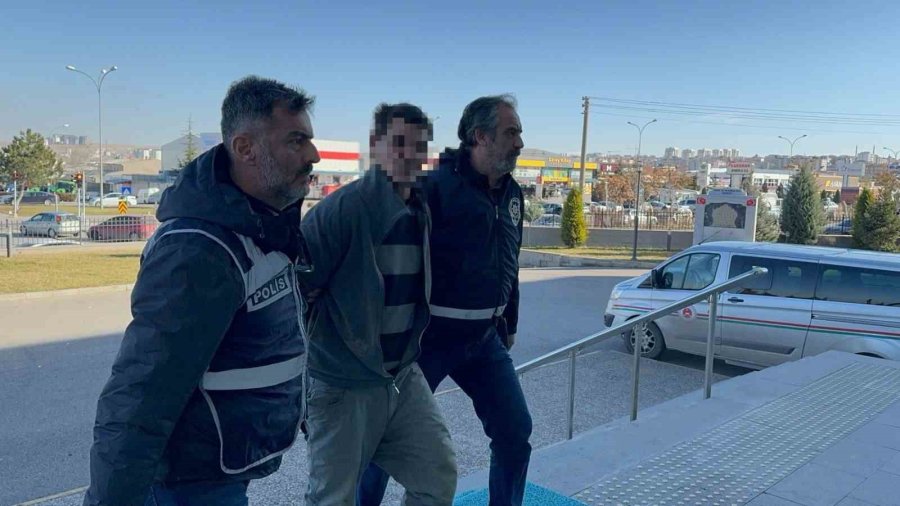 Karaman’da Hırsız Girdiği İş Yerinin Kameralarını Da Çaldı