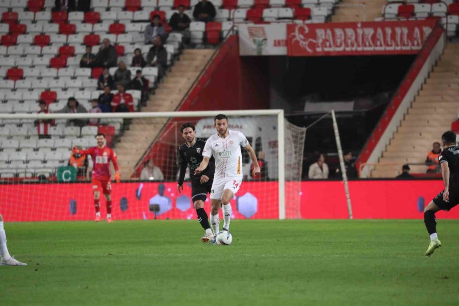 Ziraat Türkiye Kupası: Antalyaspor: 2 - Kocaelispor: 0 (ilk Yarı)