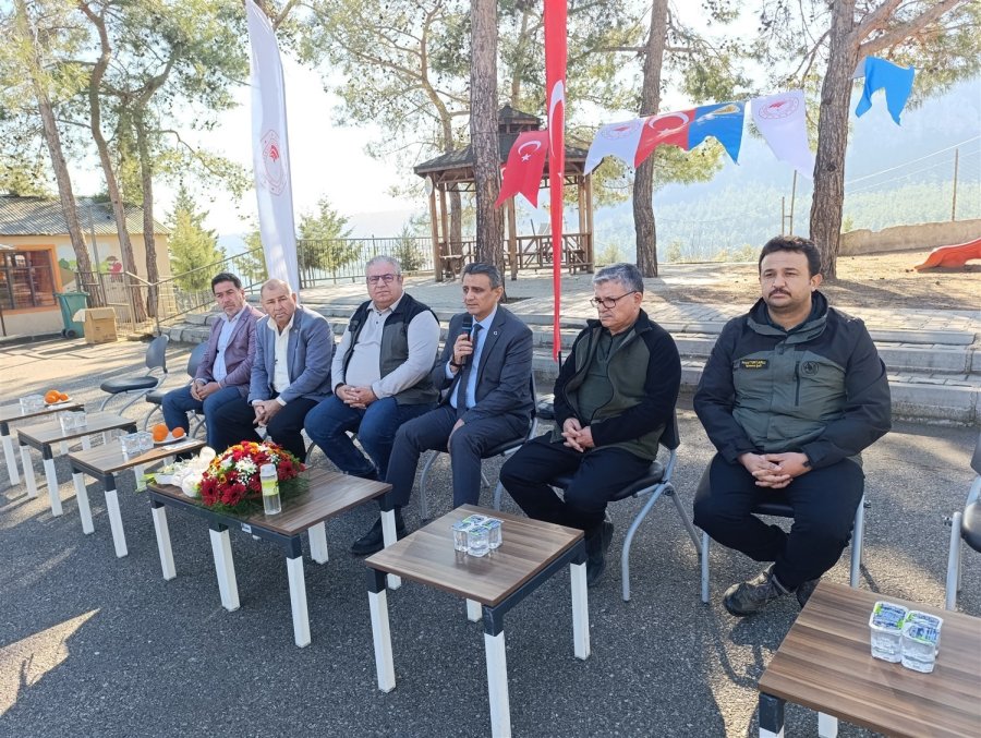 Mersin’de Köylüler Orman Yangınlarıyla Mücadele Konusunda Bilgilendiriliyor