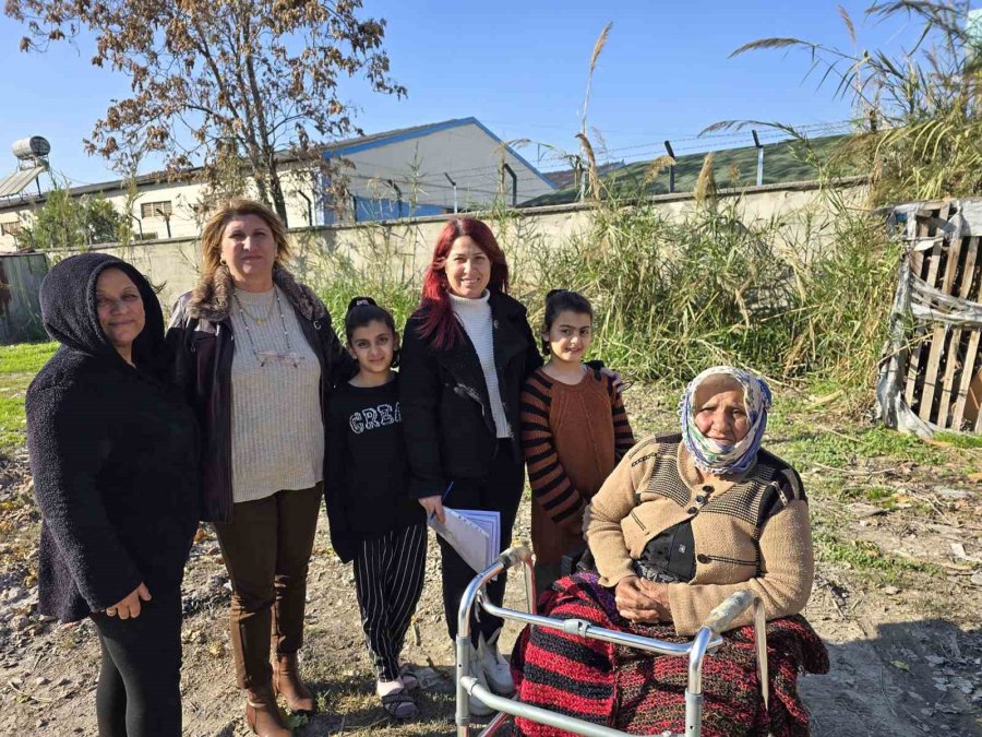 Tarsus Belediyesi, Kadınların Taleplerini Evlerinde Dinliyor