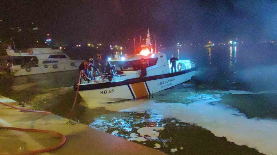 Alanya’da Lüks Yat Alev Alev Yandı