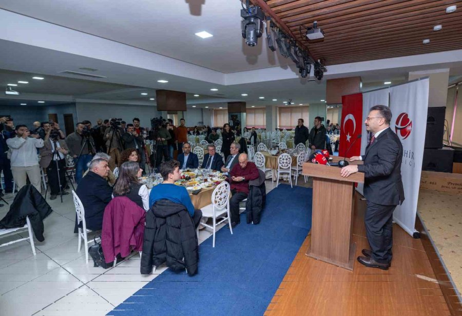 Vali Aksoy, Basın Mensupları İle Bir Araya Geldi