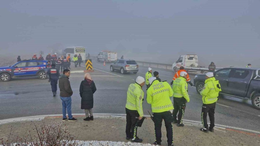 Karaman’da 13 Aracın Karıştığı Zincirleme Kazada 7 Kişi Yaralandı