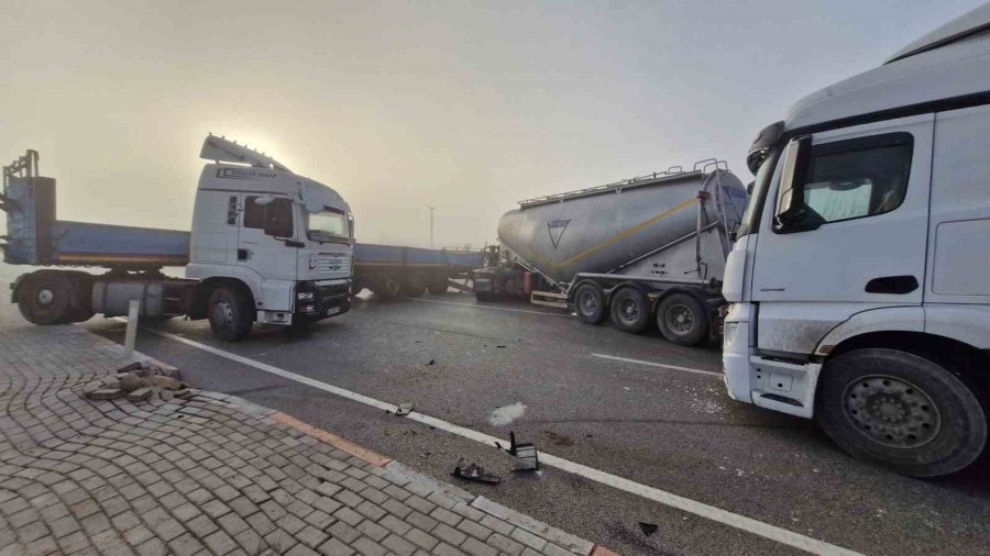 Karaman’da 13 Aracın Karıştığı Zincirleme Kazada 7 Kişi Yaralandı