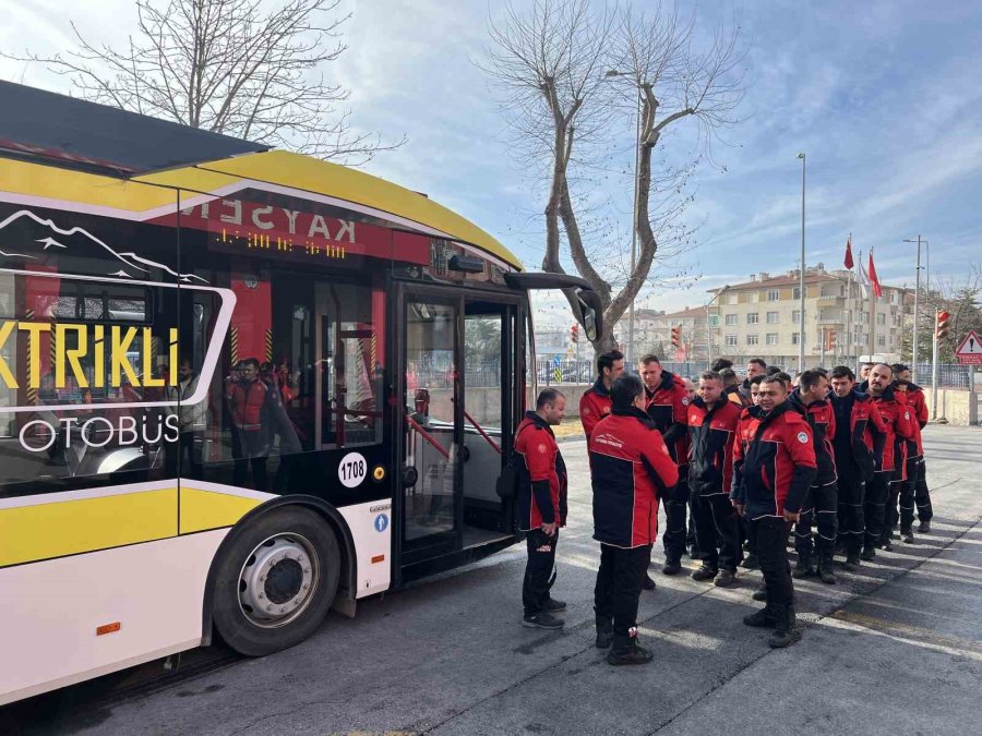 Büyükşehirden İtfaiye Personeline Elektrikli Araç Arızalarına Müdahale Eğitimi