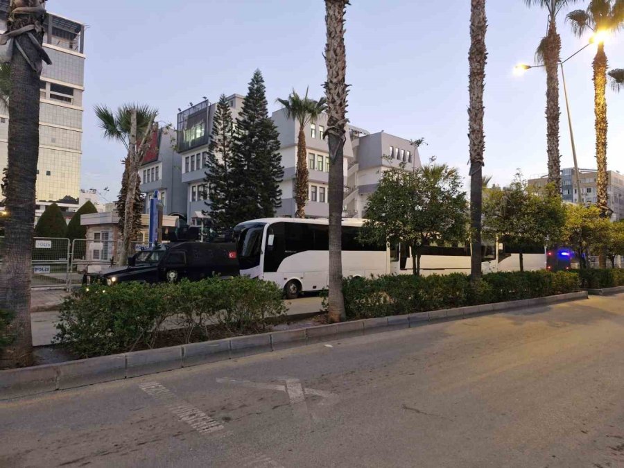 Mersin’de Dem Partili Akdeniz Belediye Başkanı Gözaltına Alındı