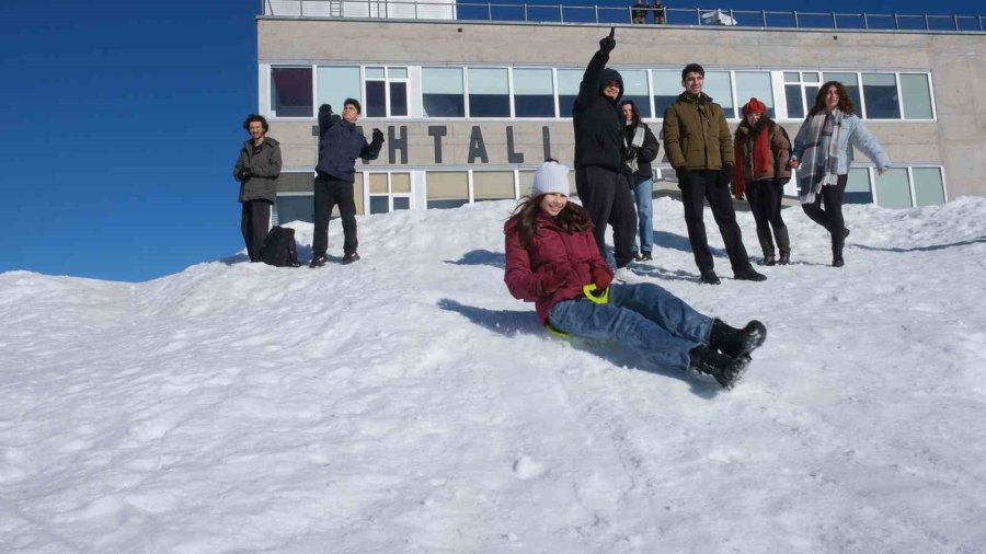 Üniversite Sınavına Hazırlanan Öğrenciler, Teleferikle Stres Attı