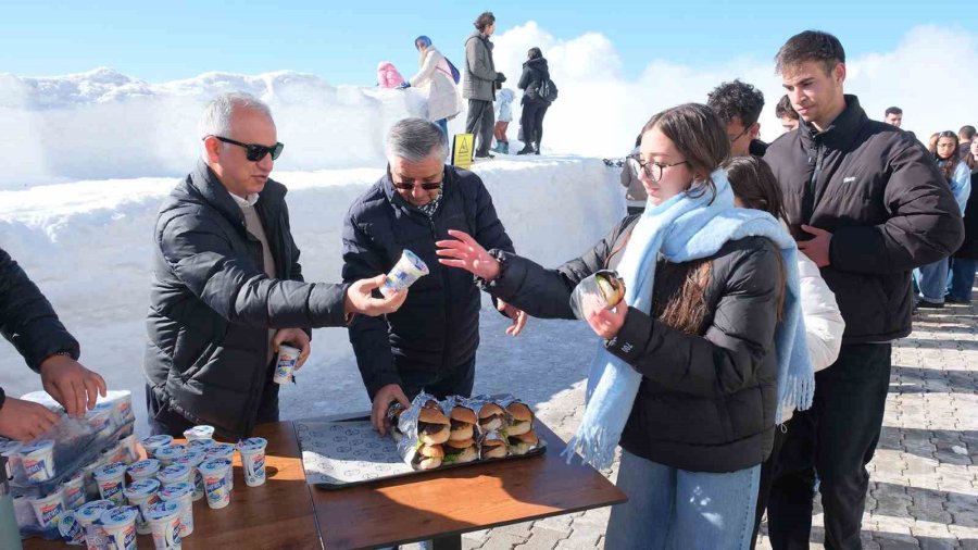 Üniversite Sınavına Hazırlanan Öğrenciler, Teleferikle Stres Attı