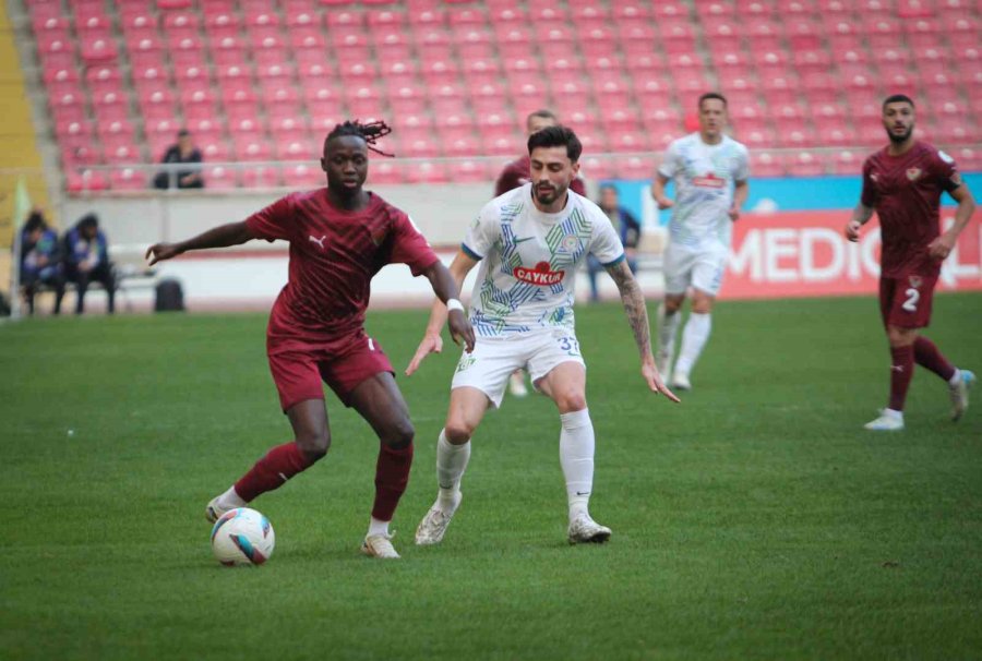 Trendyol Süper Lig: Atakaş Hatayspor: 1 - Çaykur Rizespor: 1 (ilk Yarı)