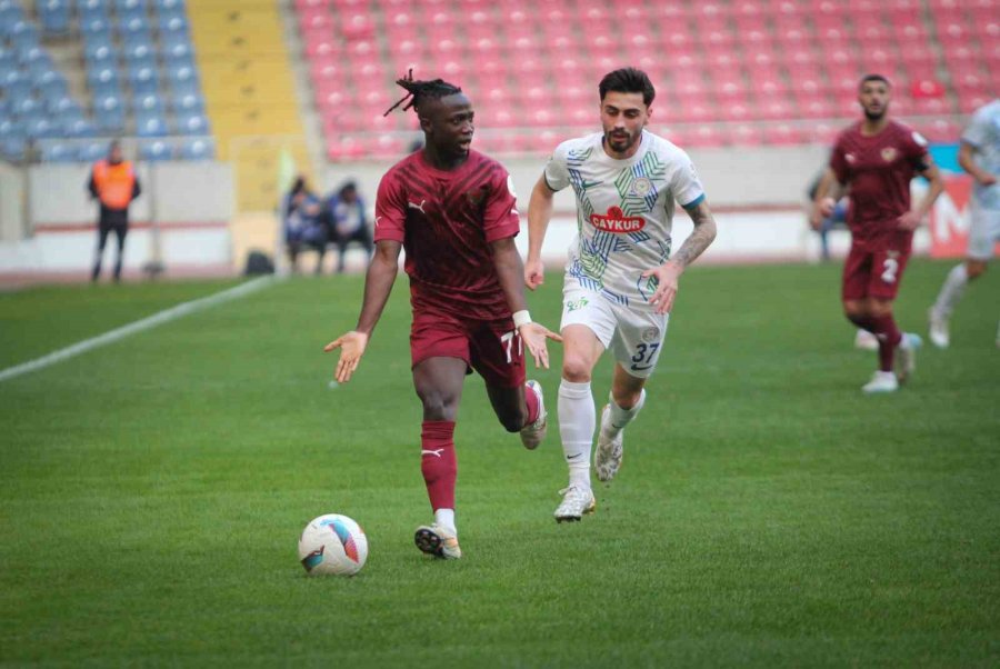 Trendyol Süper Lig: Atakaş Hatayspor: 1 - Çaykur Rizespor: 1 (ilk Yarı)