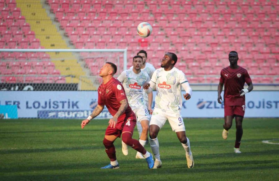 Trendyol Süper Lig: Atakaş Hatayspor: 1 - Çaykur Rizespor: 1 (ilk Yarı)