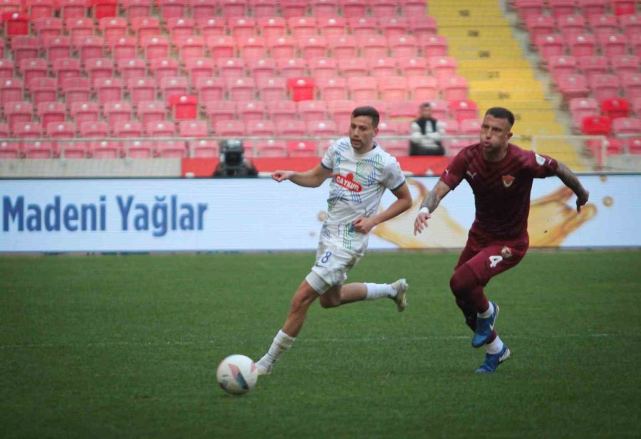 Trendyol Süper Lig: Atakaş Hatayspor: 1 - Çaykur Rizespor: 1 (ilk Yarı)