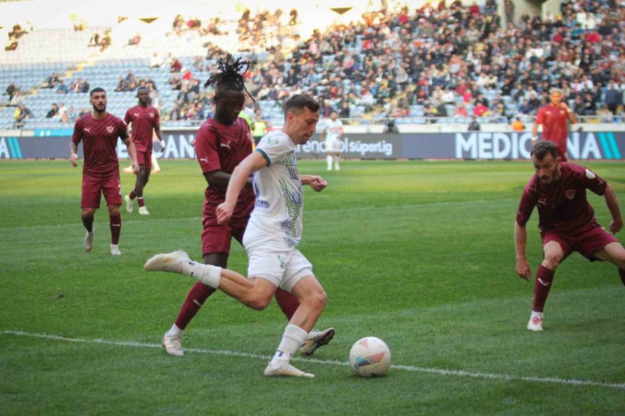 Trendyol Süper Lig: Atakaş Hatayspor: 1 - Çaykur Rizespor: 1 (ilk Yarı)