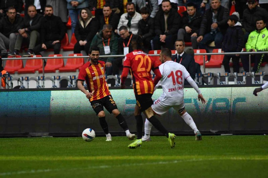 Trendyol Süper Lig: Kayserispor: 0 - Samsunspor: 1 (ilk Yarı)