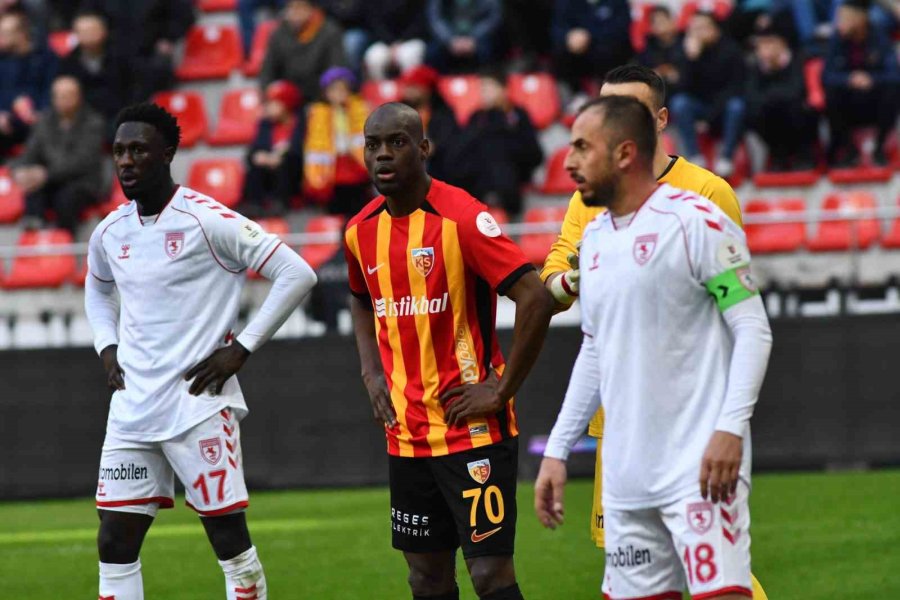 Trendyol Süper Lig: Kayserispor: 0 - Samsunspor: 1 (ilk Yarı)