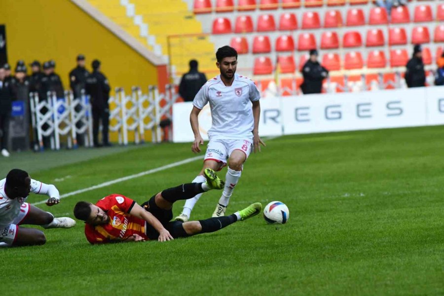 Trendyol Süper Lig: Kayserispor: 0 - Samsunspor: 1 (ilk Yarı)