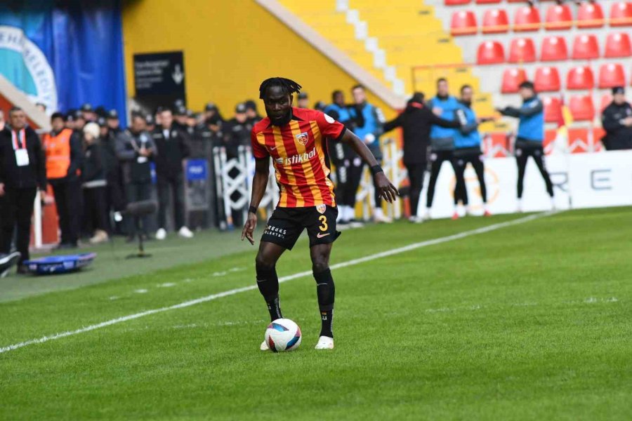 Trendyol Süper Lig: Kayserispor: 0 - Samsunspor: 1 (ilk Yarı)