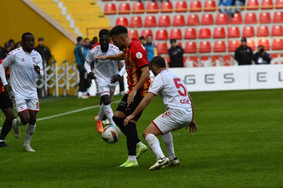 Trendyol Süper Lig: Kayserispor: 0 - Samsunspor: 1 (ilk Yarı)