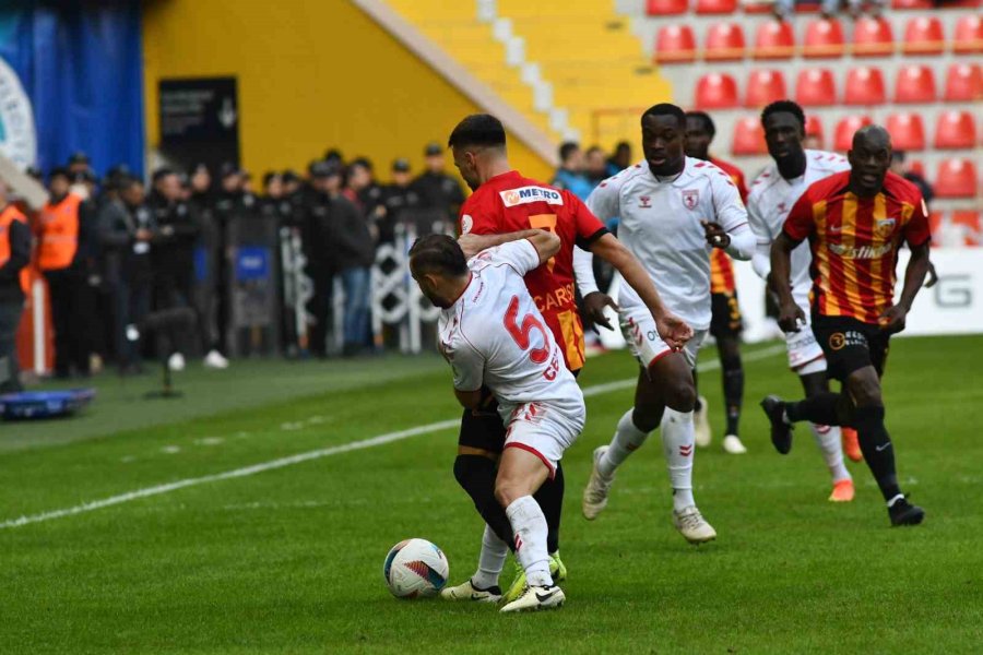 Trendyol Süper Lig: Kayserispor: 0 - Samsunspor: 1 (ilk Yarı)