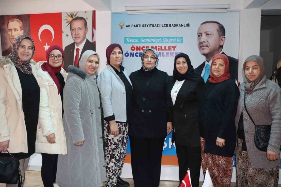 Ak Parti Seyitgazi Kadın Kolları’nda Devir Teslim Töreni