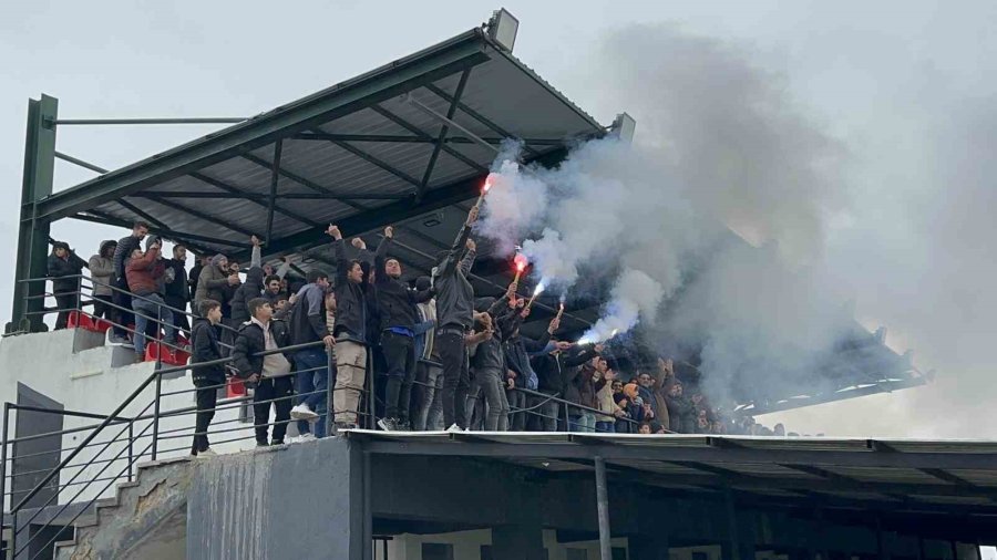 Doğaçlama Maç Sunan Sunucu Herkesi Güldürdü