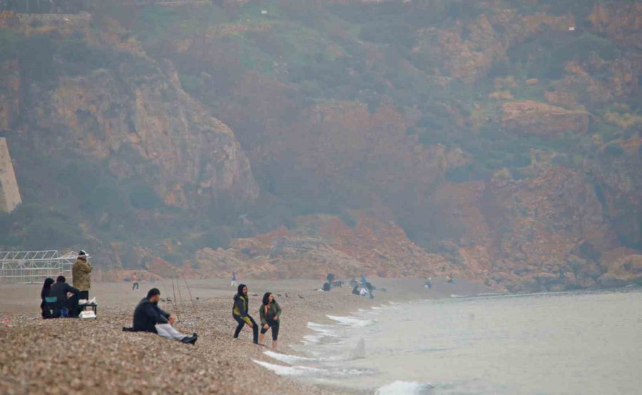 Antalya’da Yağmur Altında Deniz Keyfi