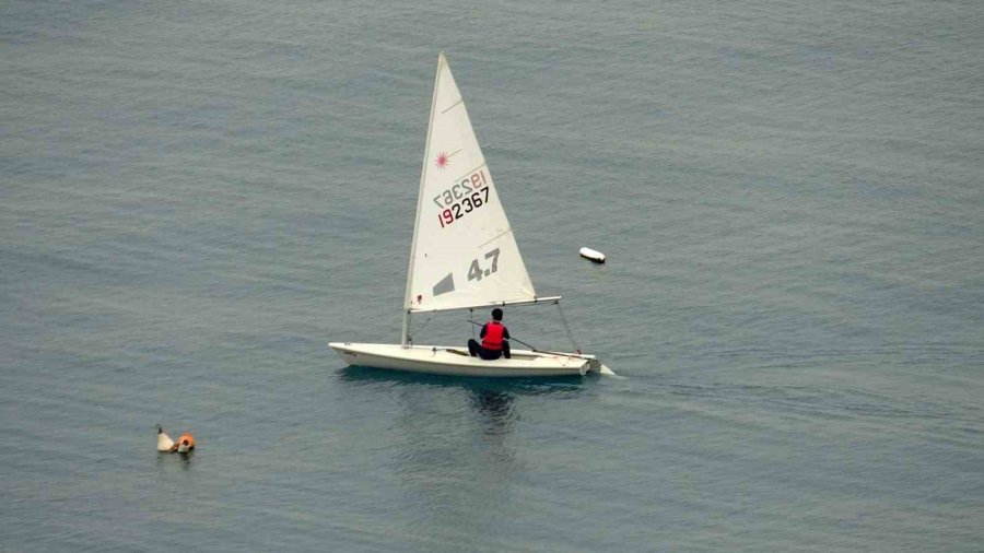 Antalya’da Yağmur Altında Deniz Keyfi