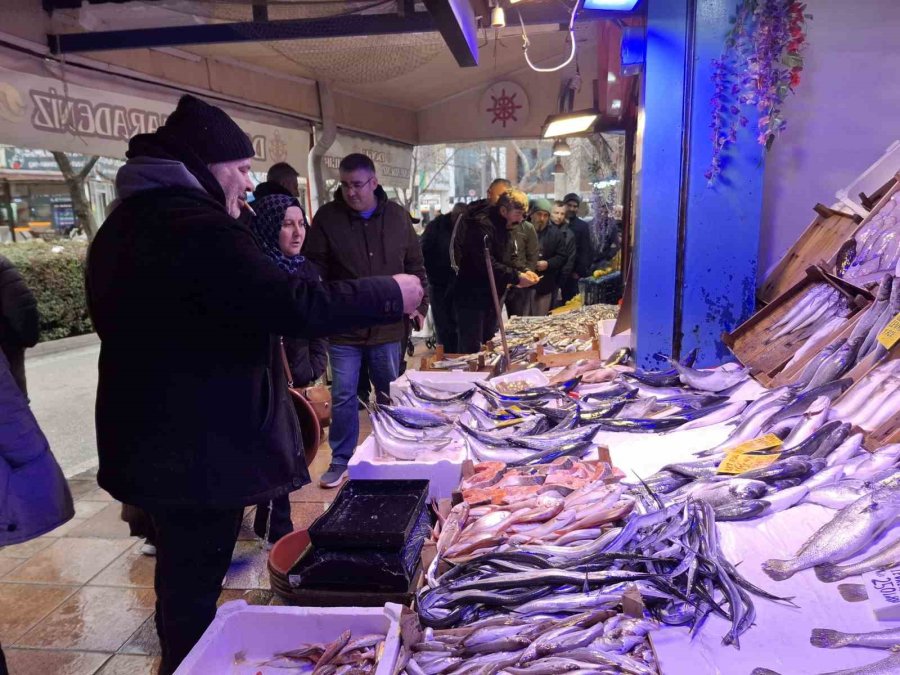 Halkın Balığa Olan İlgisi Gün Geçtikçe Artıyor