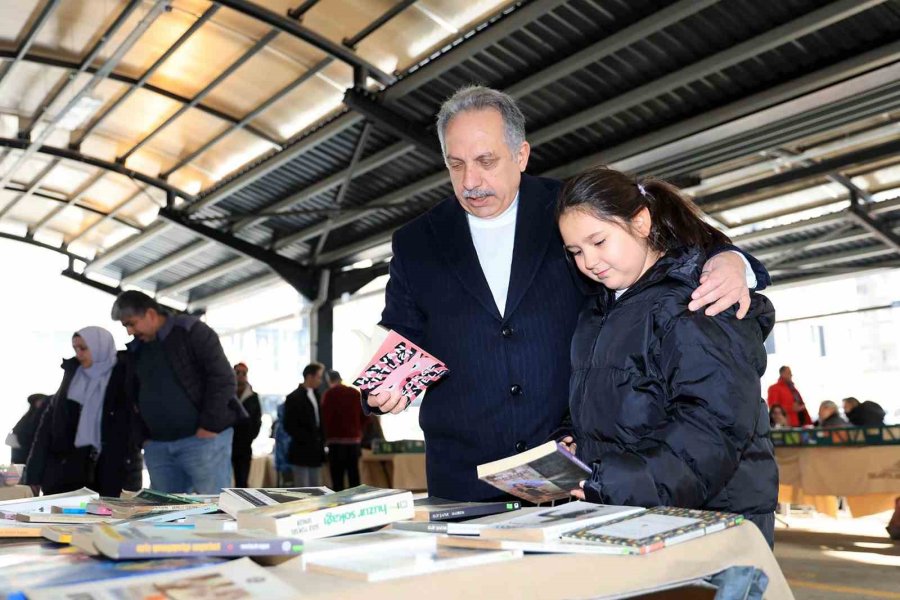 Başkan Yalçın’dan Antika Pazarı Turu