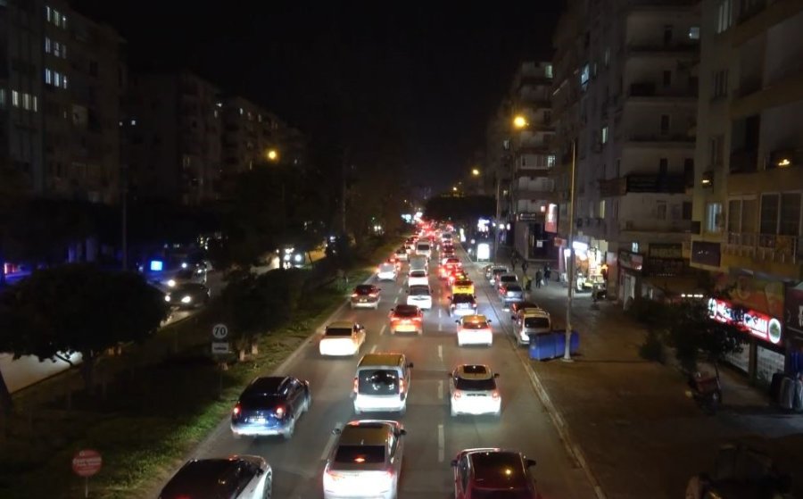 Antalya’da Motosikletli Polis Timi İle Otomobil Çarpıştı: 1 Polis Yaralandı