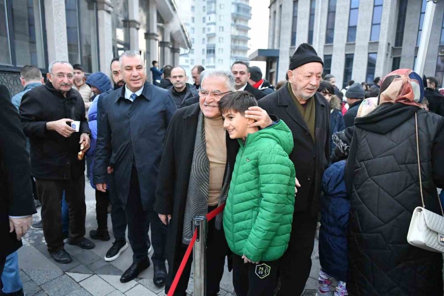 Başkan Büyükklıç, Sabah Namazı Buluşmasında Çocuklarla Bir Araya Geldi