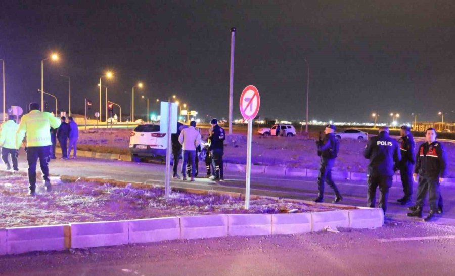 Kaçak Göçmenlerle Kaçtı, Kaza Yapıp Sahte Kimlikle Yakalanınca Jandarmayı Suçladı