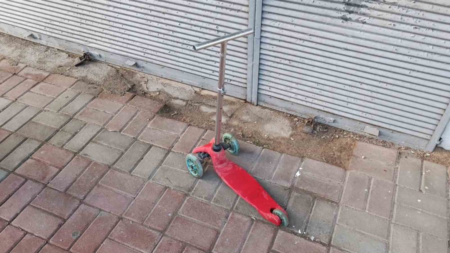 Motosikletin Çarptığı Scooterdaki 5 Yaşındaki Çocuk Yaraladı