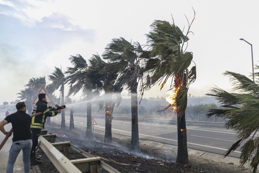 Mersin İtfaiyesi 2024’te 10 Bin Olaya Müdahale Etti