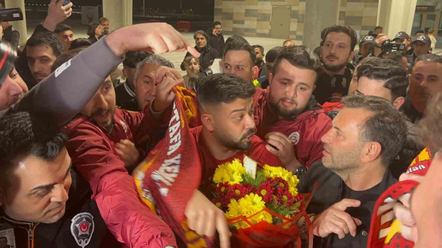 Galatasaray, Hatayspor Maçı İçin Mersin’e Geldi