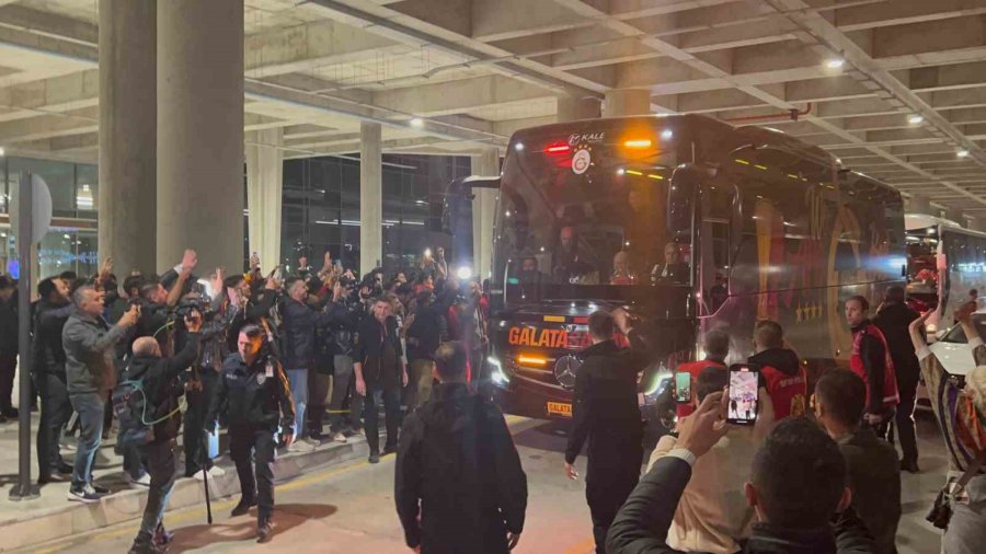 Galatasaray, Hatayspor Maçı İçin Mersin’e Geldi